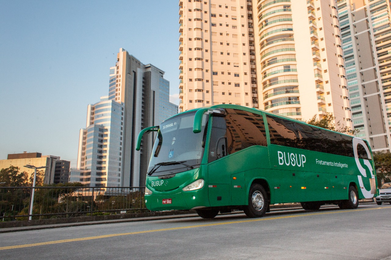 Movilidad corporativa sostenible conectando personas con empleo